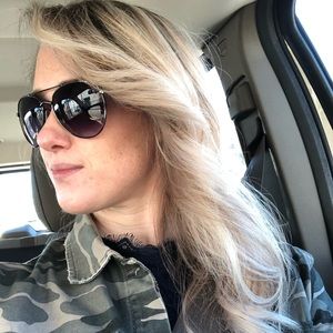 Meet your Posher, Chloe